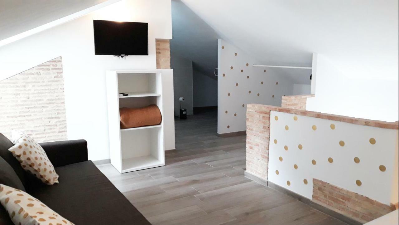 Puerta Alameda Suites 龙达 外观 照片